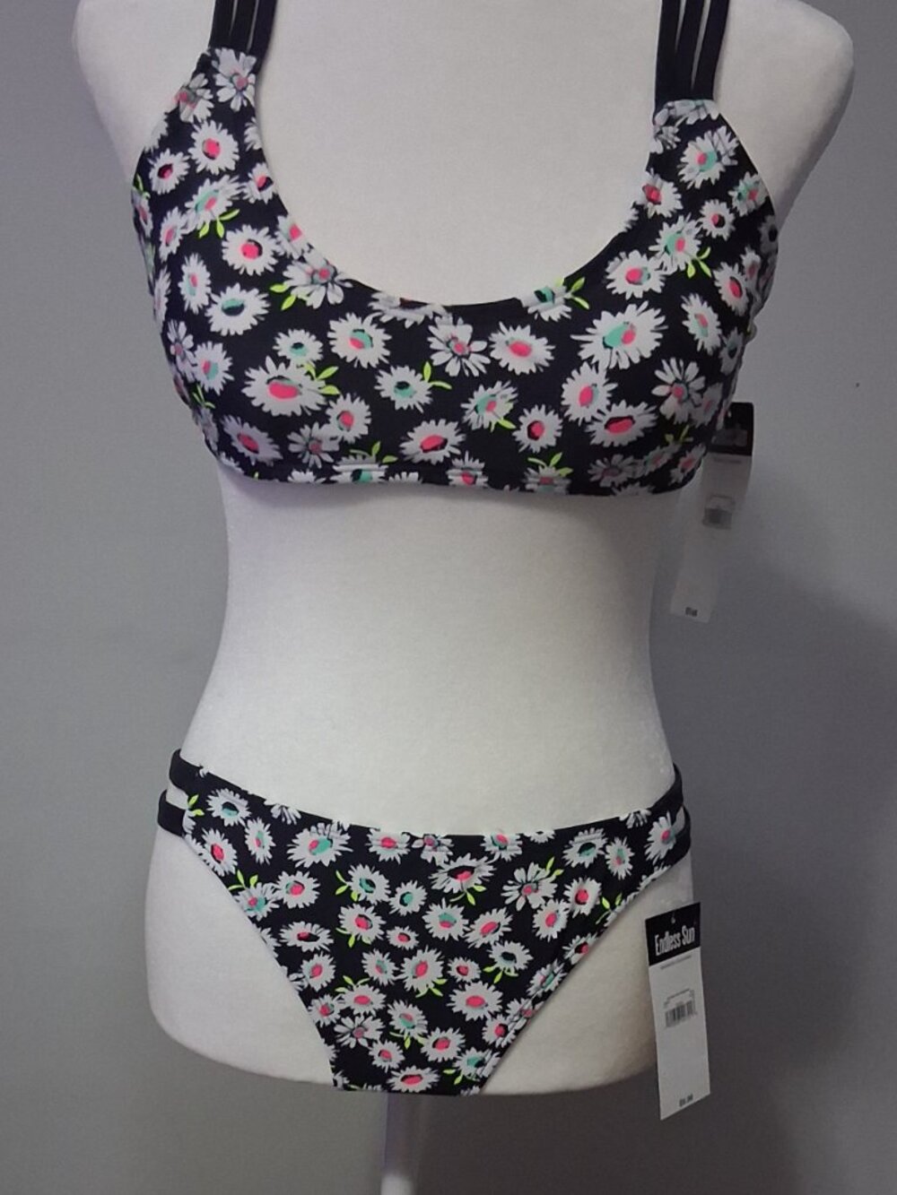 Elegant Daisy Floral Swim Set